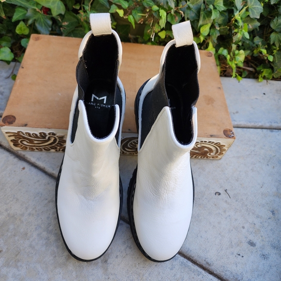 Edgy Chic Marc Fisher LTD White Leather Chelsea Lug Sole Booties - Picture 7 of 12